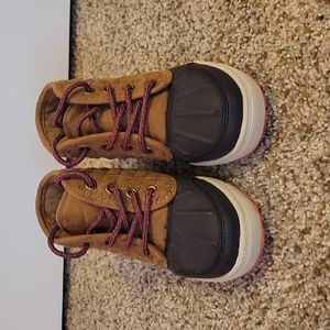 Oshkosh b'gosh boys duck boots
